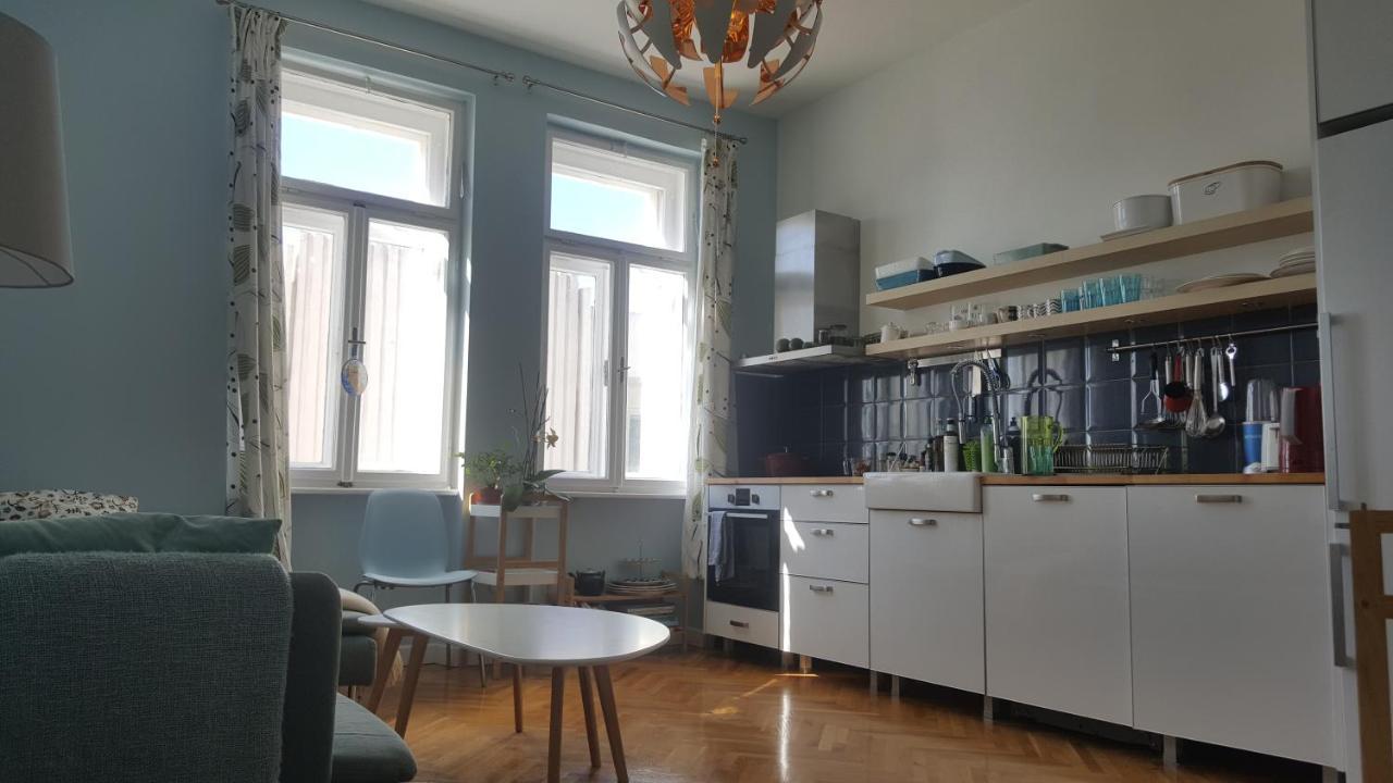 Room Next To Porto Montenegro 티바트 외부 사진